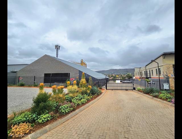 700M² SHOWROOM FOR SALE IN RUIMSIG NOORD